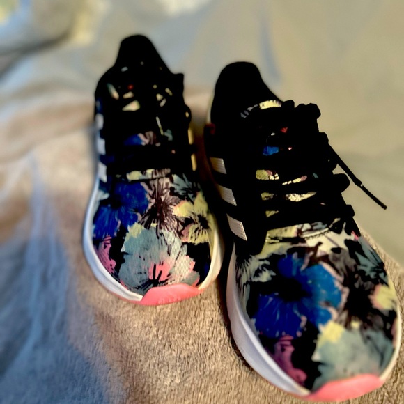 Adidas Floral Galaxy 6 - Picture 2 of 3